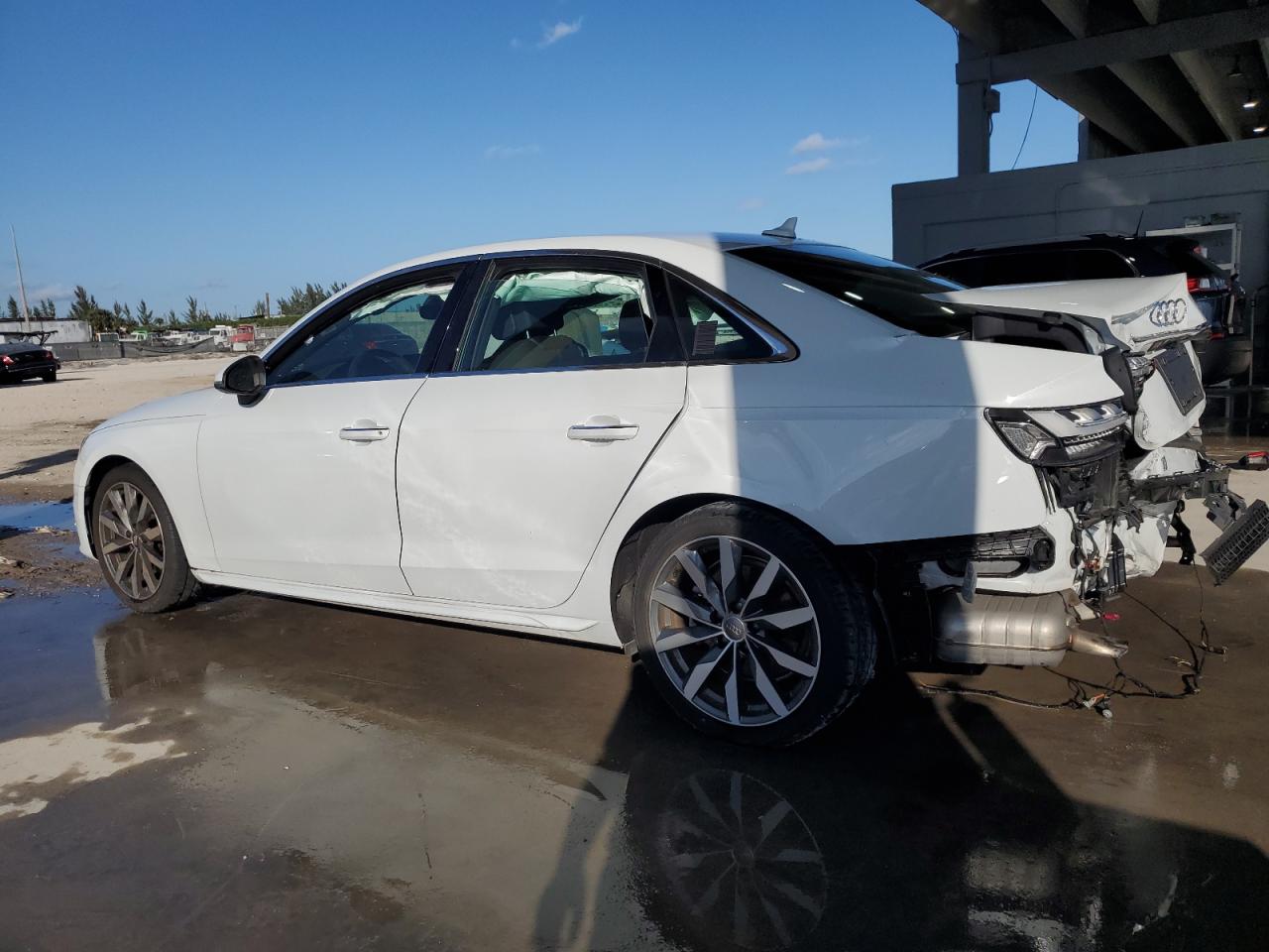 2020 Audi A4 VIN WAUHMAF41LN011228 Copart auction photo, rear end / minor dent/scratches damage thumbnail 2