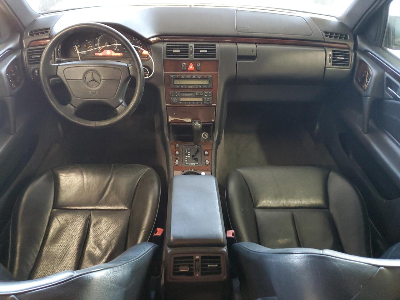 1998 Mercedes-Benz E-klasse VIN WDBJF65F2WA518941 Copart auction photo, all over / undercarriage damage thumbnail 8