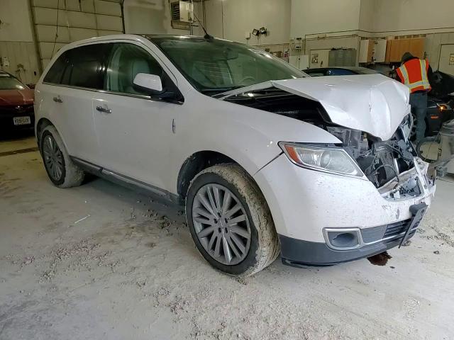 2011 Lincoln MKX VIN 2LMDJ6JK8BBJ34628 Copart auction photo, front end damage thumbnail 12