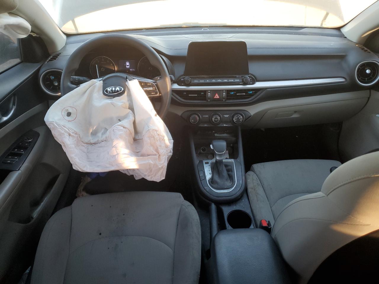 2021 KIA Forte VIN 3KPF24AD0ME358600 Copart auction photo, front end damage thumbnail 8
