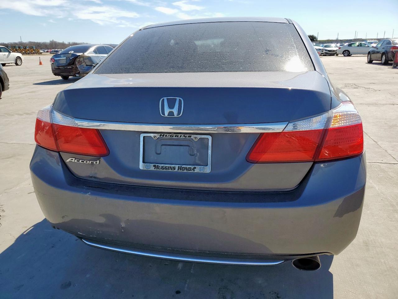 2013 Honda Accord VIN 1HGCR2E74DA133382 Copart auction photo, minor dent/scratches damage thumbnail 6