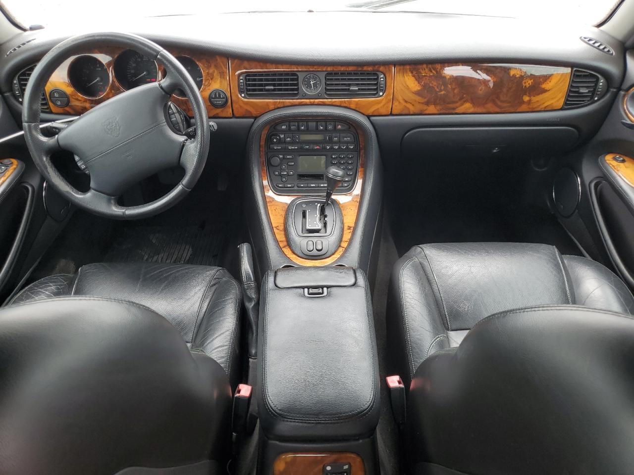 2002 Jaguar XJ VIN SAJDA12C82LF42173 Copart auction photo, minor dent/scratches damage thumbnail 8