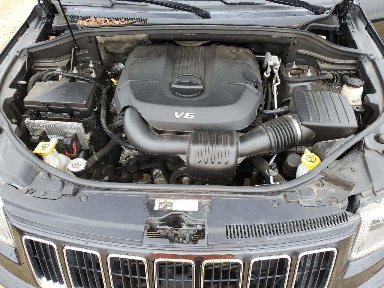 2014 Jeep Grand Cherokee VIN 1C4RJFAG1EC272548 Copart auction photo, side / minor dent/scratches damage thumbnail 12