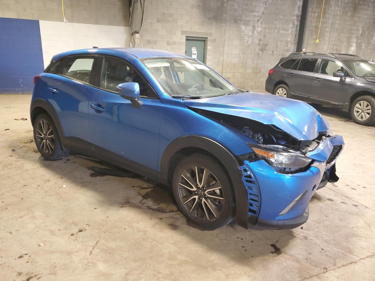 2017 Mazda CX-3 VIN JM1DKFC72H0172081 Copart auction photo, front end / side damage thumbnail 4