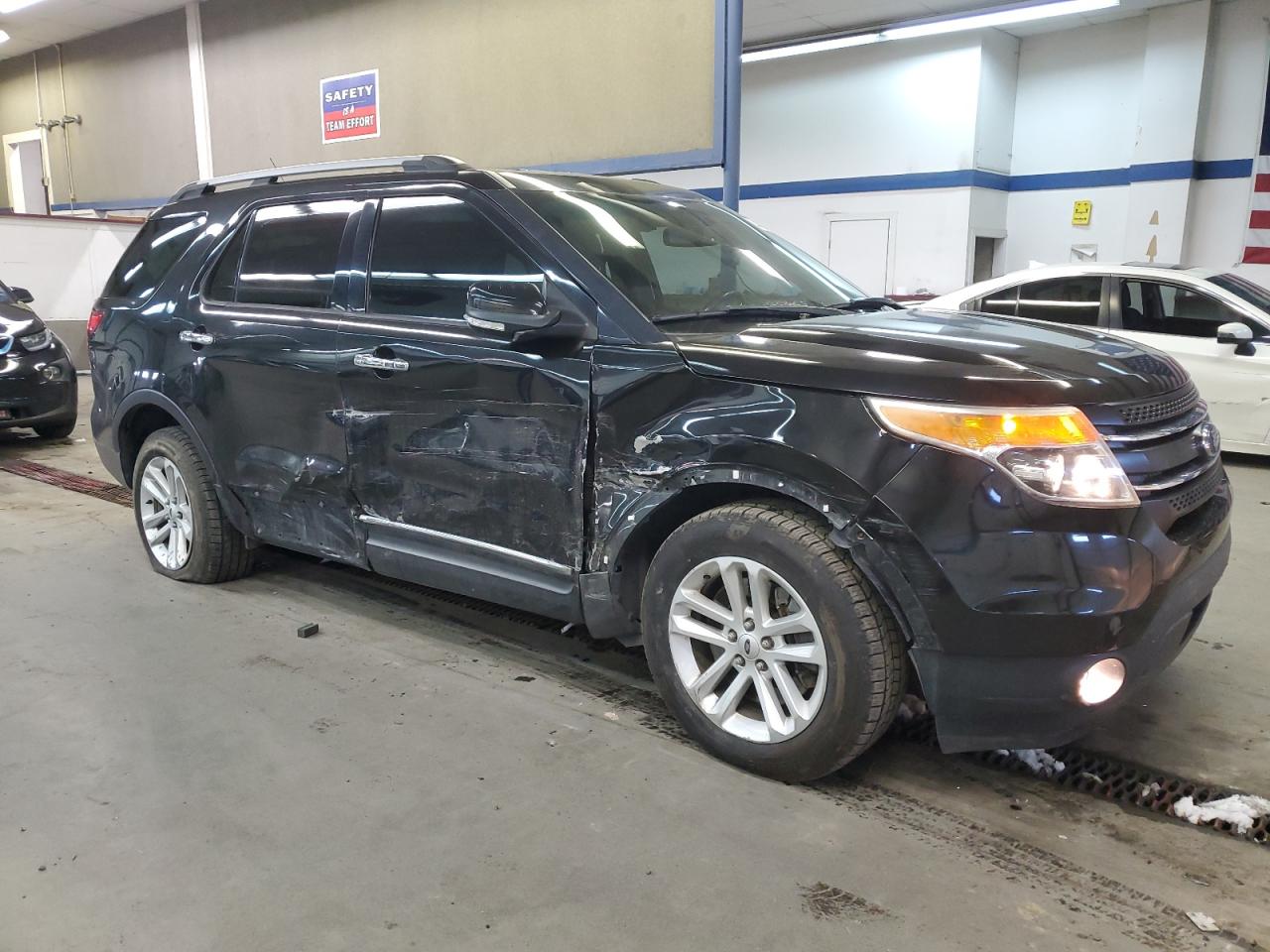 2015 Ford Explorer VIN 1FM5K8D86FGA53280 Copart auction photo, side / front end damage thumbnail 4