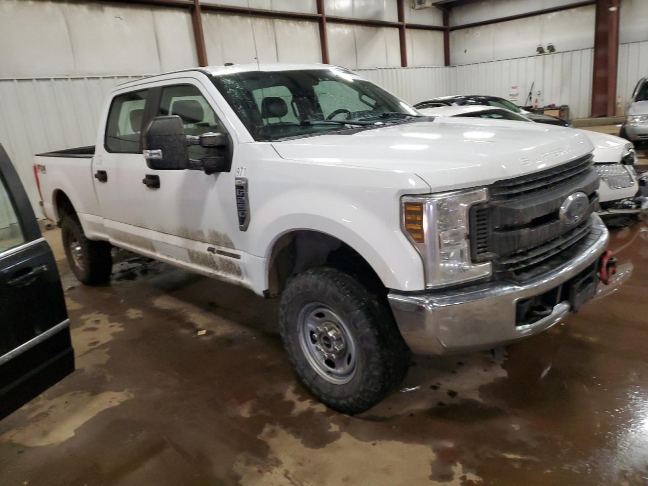 2019 Ford F250 VIN 1FT7W2BT6KEC90671 Copart auction photo, normal wear / minor dent/scratches damage thumbnail 4