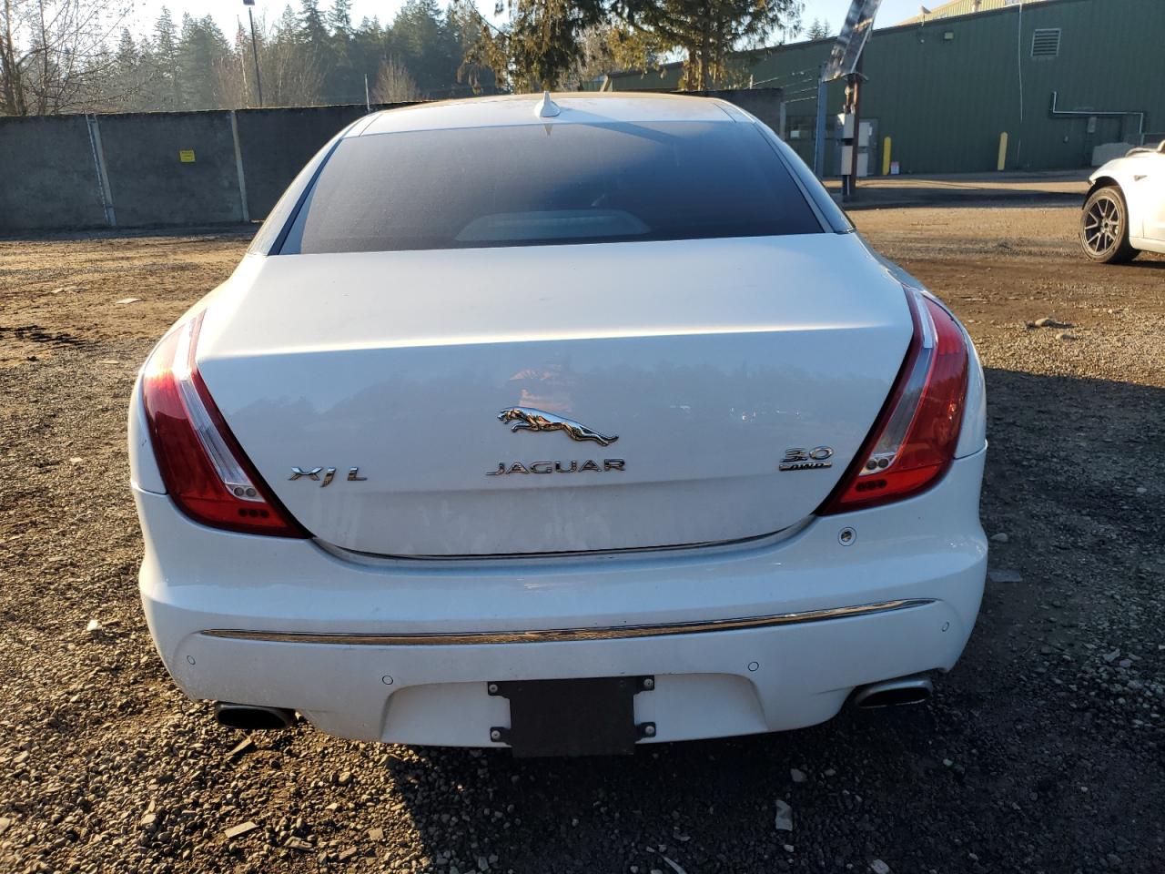 2014 Jaguar XJ VIN SAJWJ2GD2E8V61998 Copart auction photo, front end damage thumbnail 6