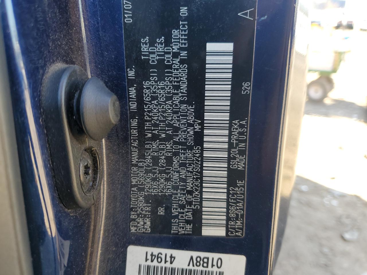 2007 Toyota Sienna VIN 5TDZK23C17S022485 Copart auction photo, rear end / vandalism damage thumbnail 13