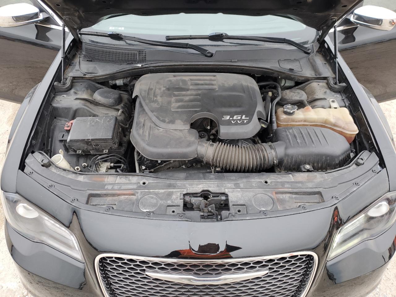 2016 Chrysler 300 VIN 2C3CCAEG7GH342958 Copart auction photo, front end / minor dent/scratches damage thumbnail 12