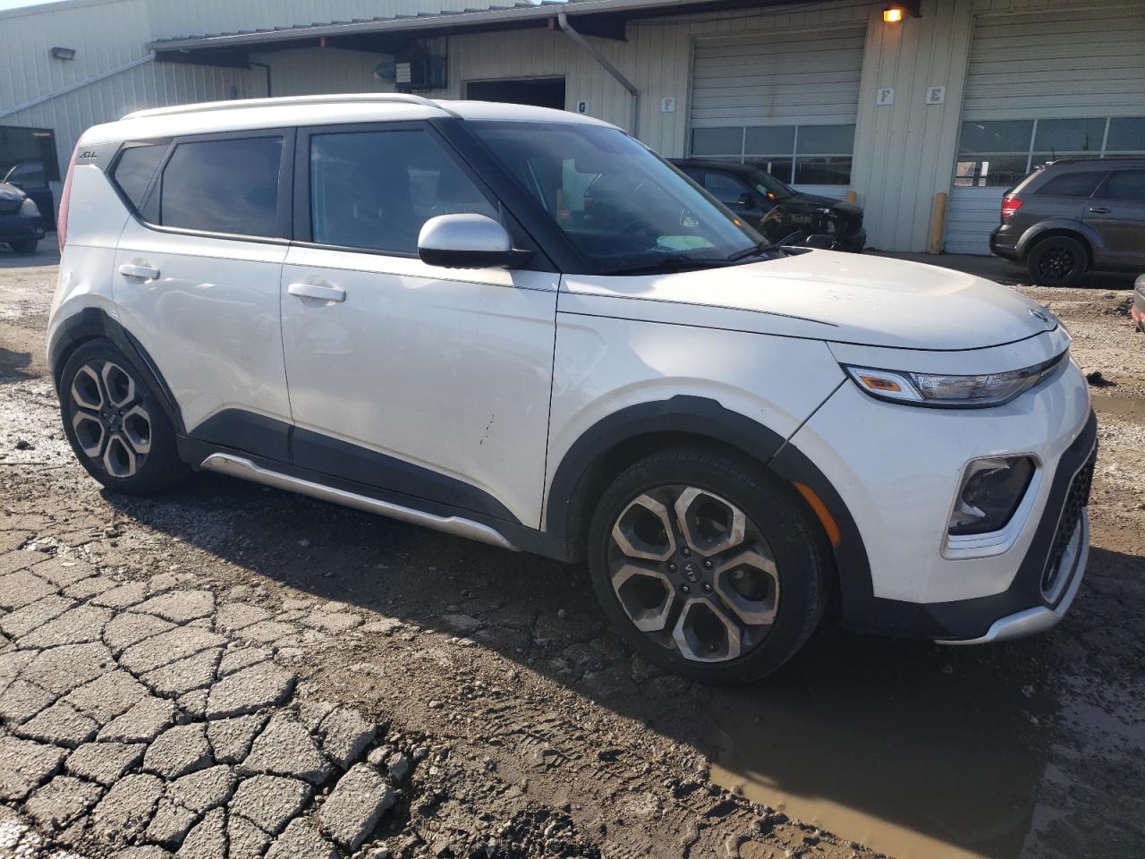 2020 KIA Soul VIN KNDJ23AU3L7729431 Copart auction photo, side / rear end damage thumbnail 4