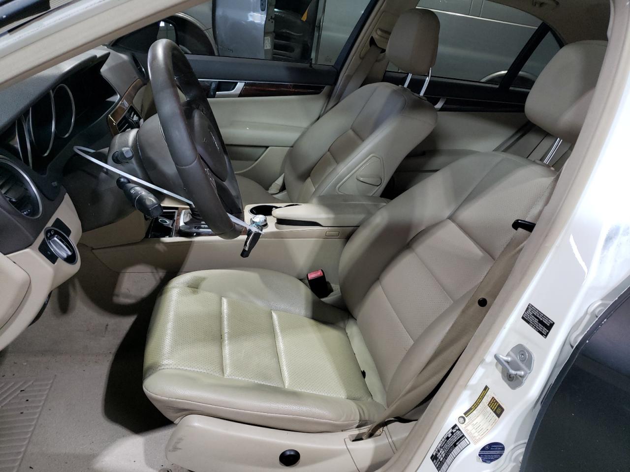 2012 Mercedes-Benz C-klasse VIN WDDGF8BB1CF920852 Copart auction photo, mechanical / minor dent/scratches damage thumbnail 7