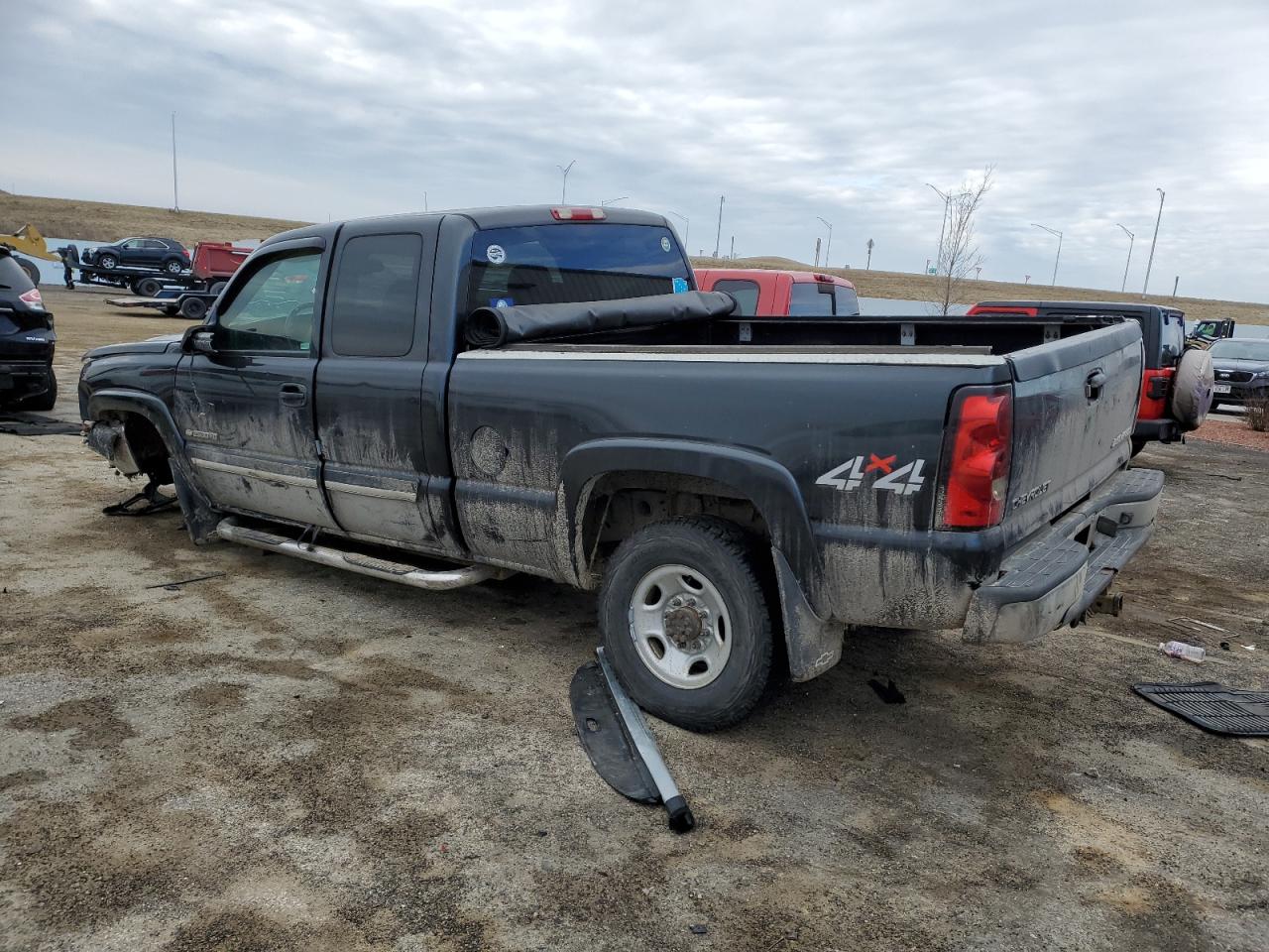 2004 Chevrolet Silverado VIN 1GCHK29U04E356018 Copart auction photo, front end damage thumbnail 2