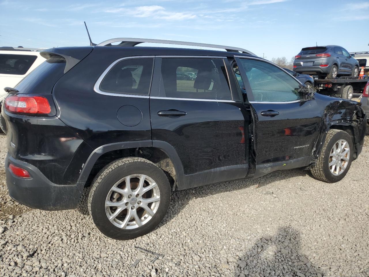 2018 Jeep Grand Cherokee VIN 1C4PJLLB7JD553183 Copart auction photo, front end damage thumbnail 3
