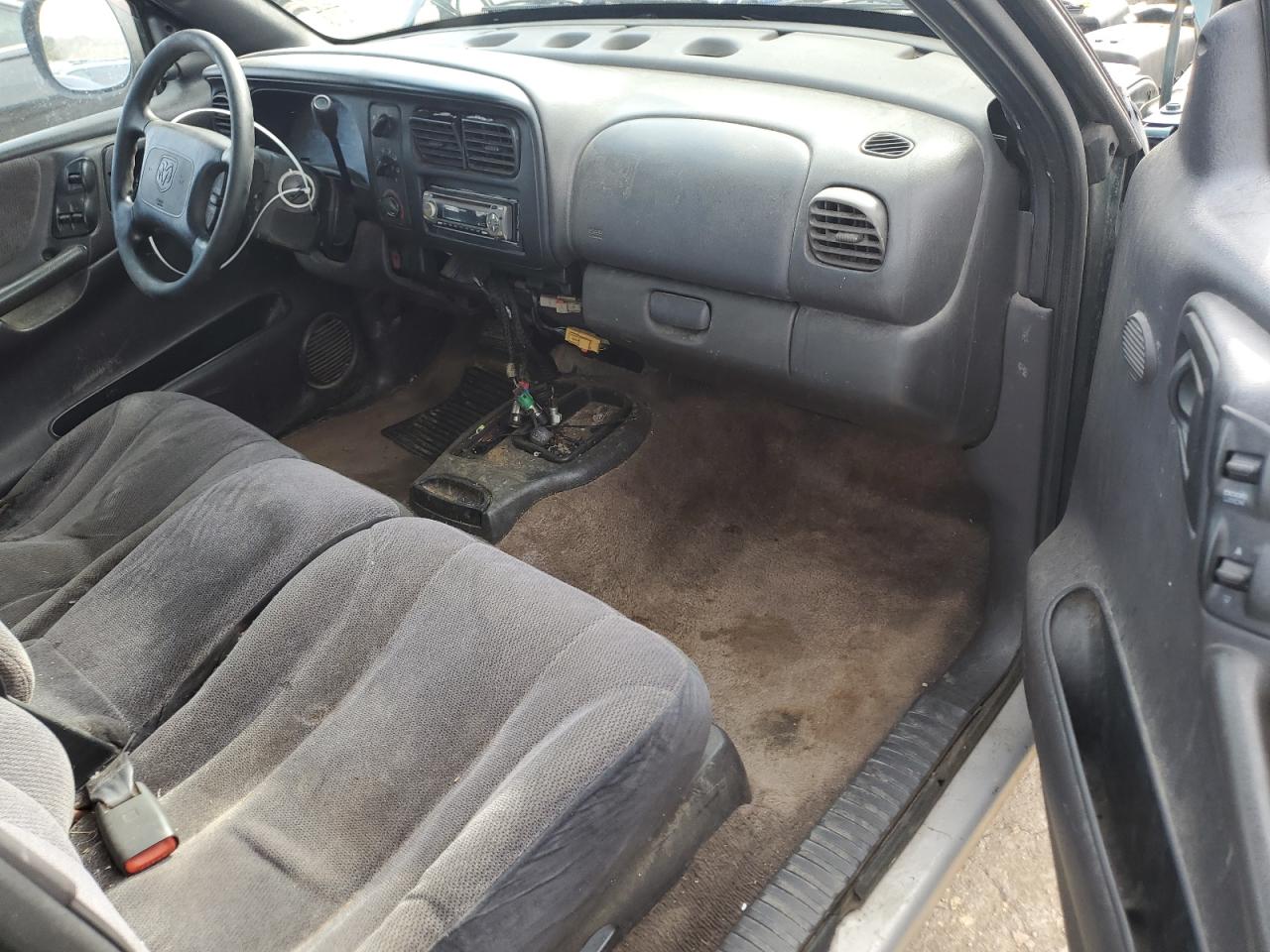 2000 Dodge Dakota VIN 1B7GL22XXYS538989 Copart auction photo, side / front end damage thumbnail 8