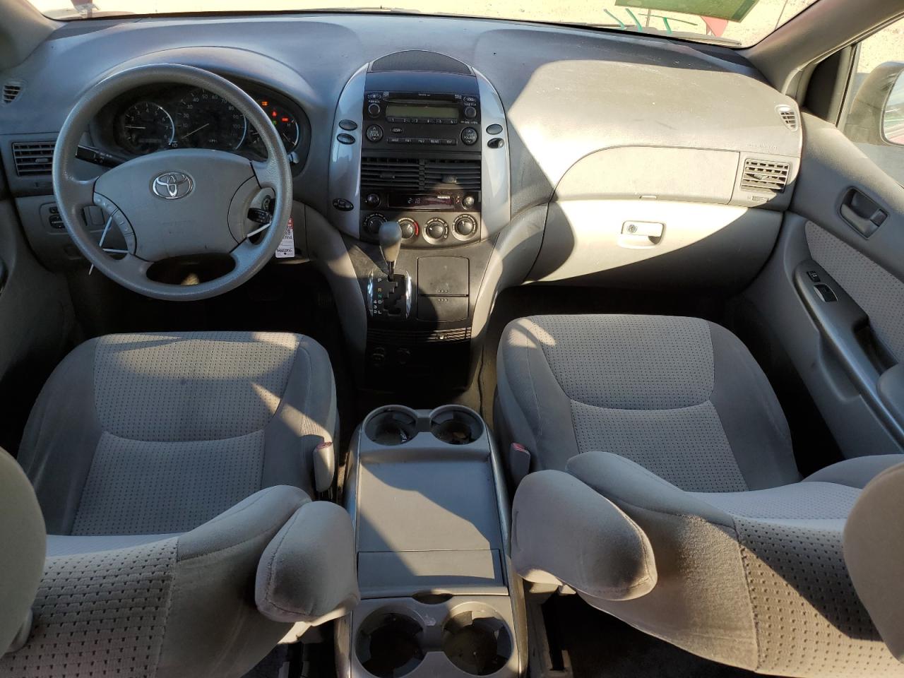 2008 Toyota Sienna VIN 5TDZK23C58S099409 Copart auction photo, front end / side damage thumbnail 8