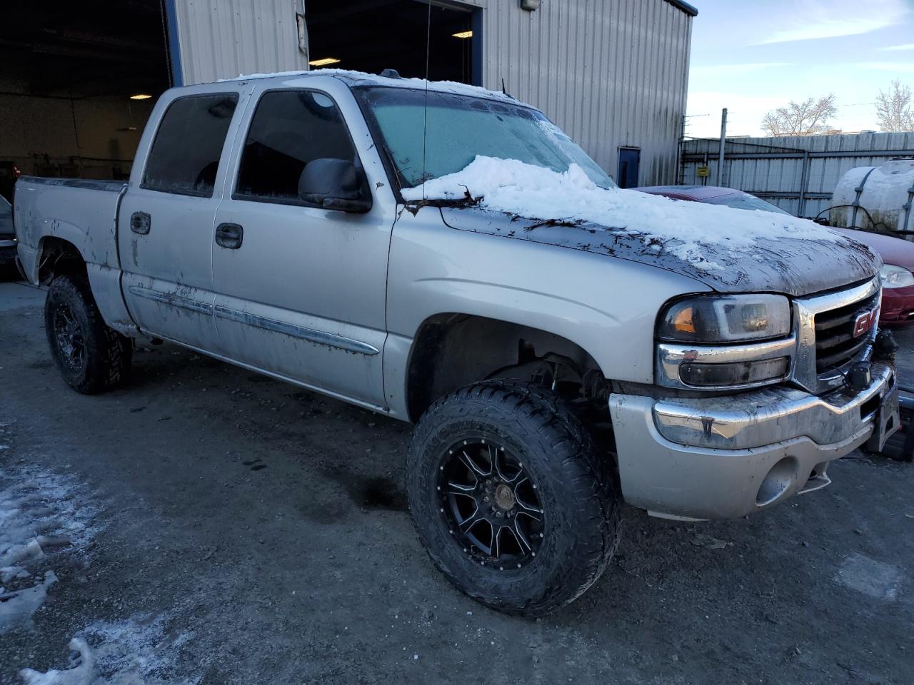 2005 GMC Sierra VIN 2GTEK13T851124542 Copart auction photo, front end damage thumbnail 4