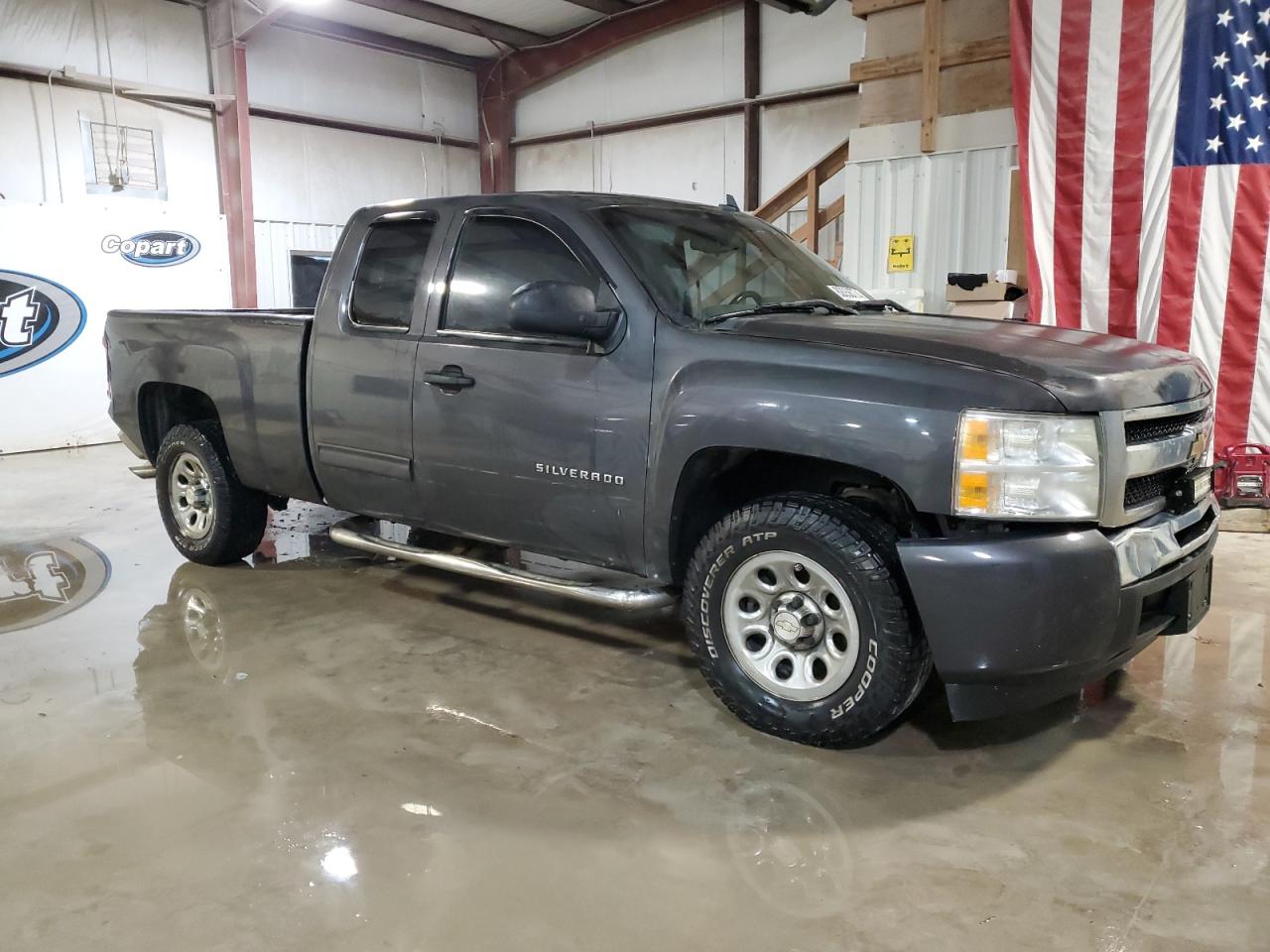 2011 Chevrolet Silverado VIN 1GCRCREA1BZ151870 Copart auction photo, rear end / front end damage thumbnail 4