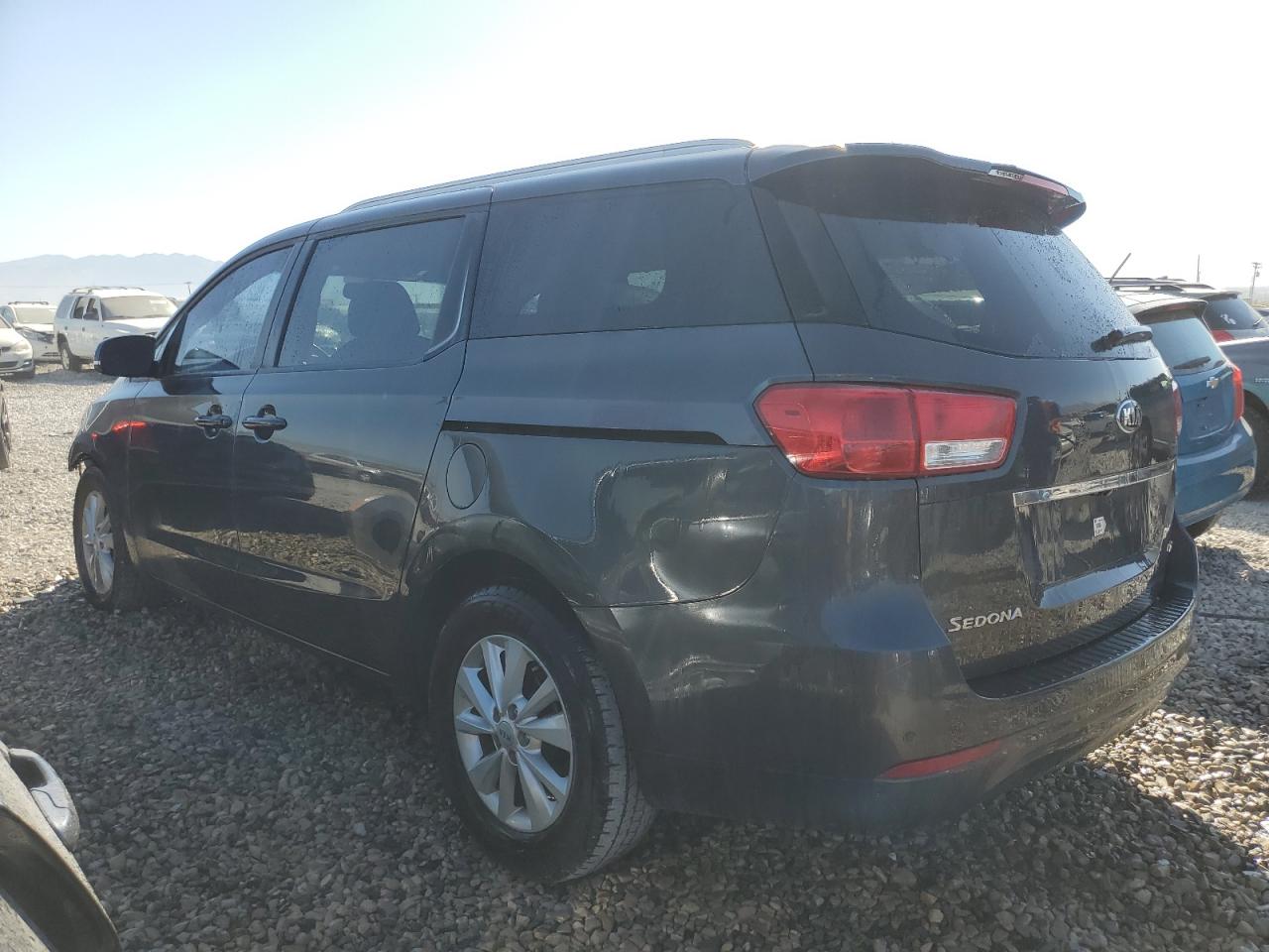 2017 KIA Sedona VIN KNDMB5C16H6326133 Copart auction photo, front end / side damage thumbnail 2