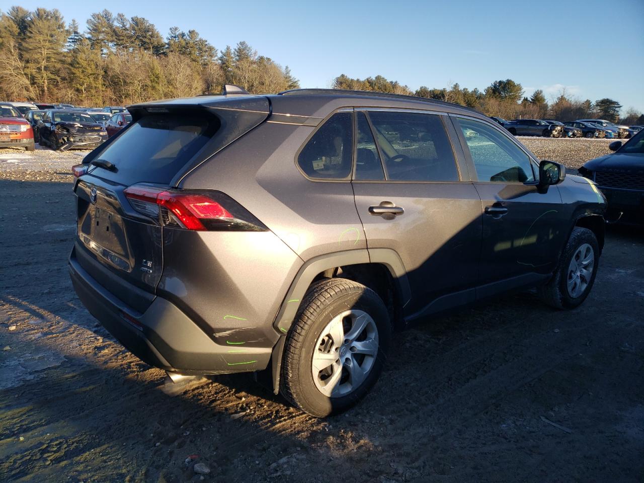 2019 Toyota RAV 4 VIN 2T3F1RFV4KW054284 Copart auction photo, front end / side damage thumbnail 3