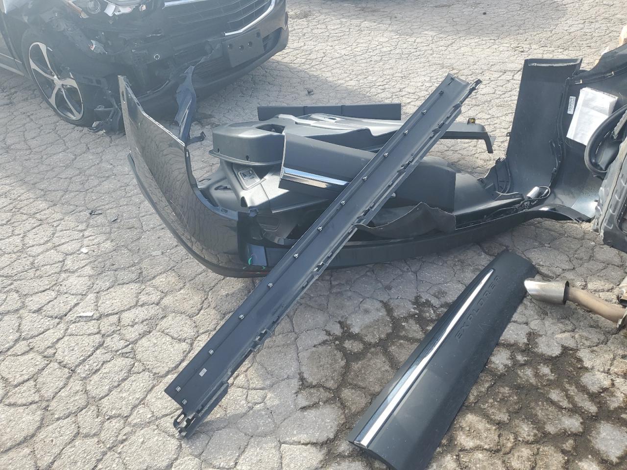 2023 Ford Explorer VIN 1FMSK8DH4PGB63166 Copart auction photo, side / rear end damage thumbnail 13