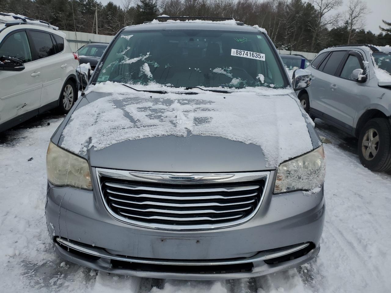 2013 Chrysler Town & Country VIN 2C4RC1CG3DR589778 Copart auction photo, mechanical / front end damage thumbnail 5