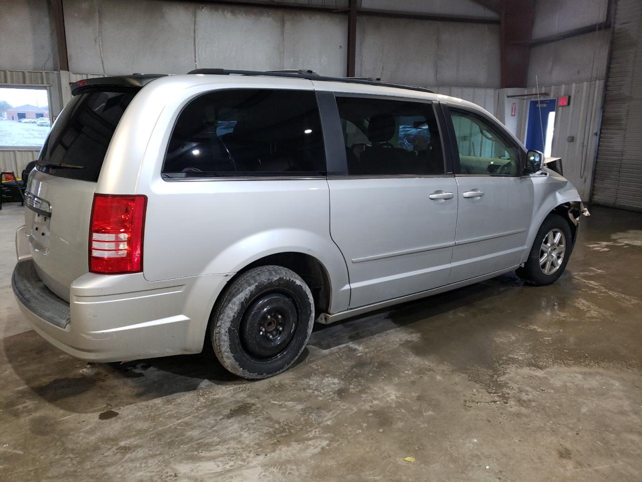 2008 Chrysler Town & Country VIN 2A8HR54P78R112897 Copart auction photo, front end damage thumbnail 3