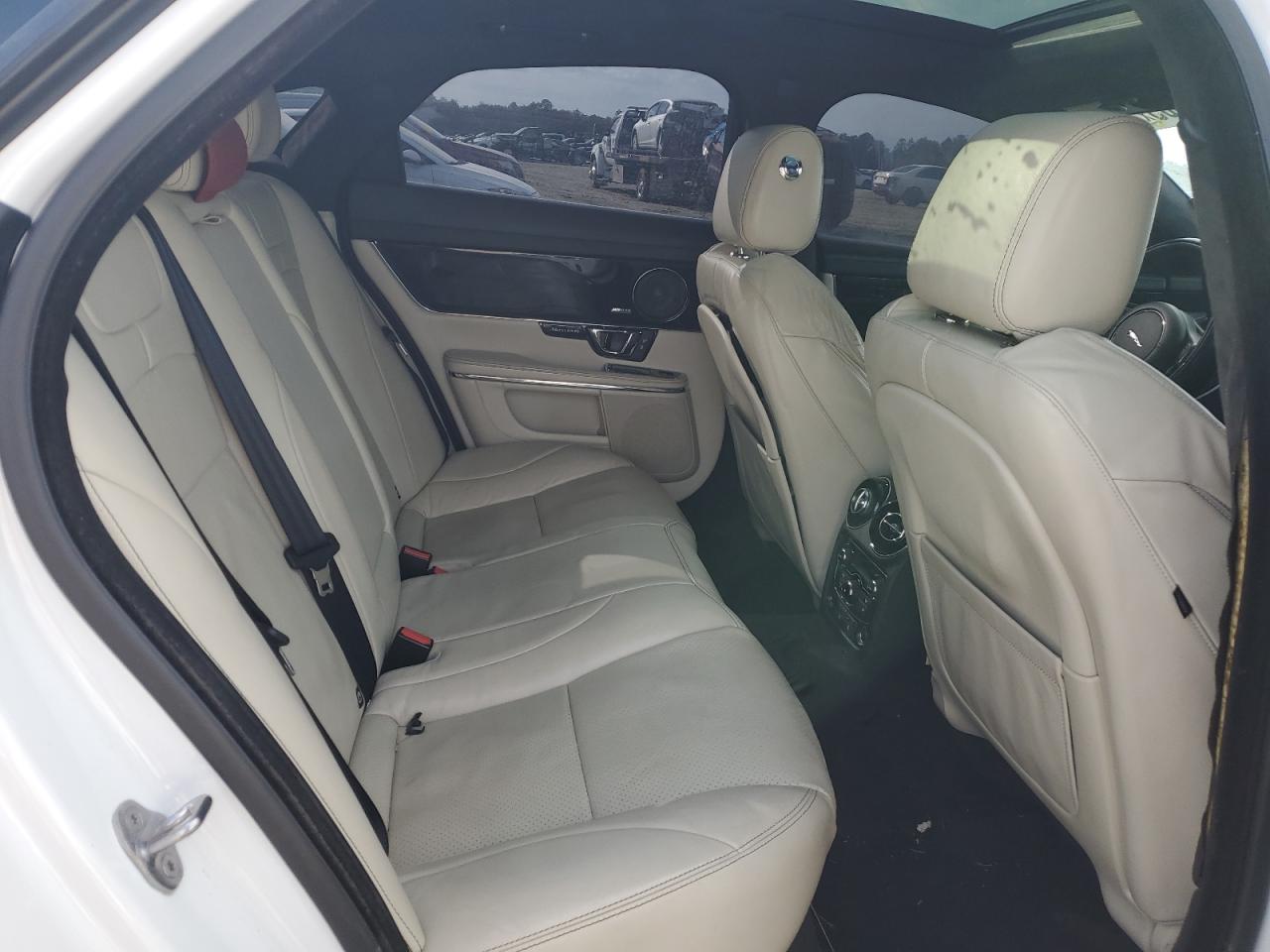 2015 Jaguar XJ VIN SAJWA1CZ9F8V88418 Copart auction photo, side damage thumbnail 10
