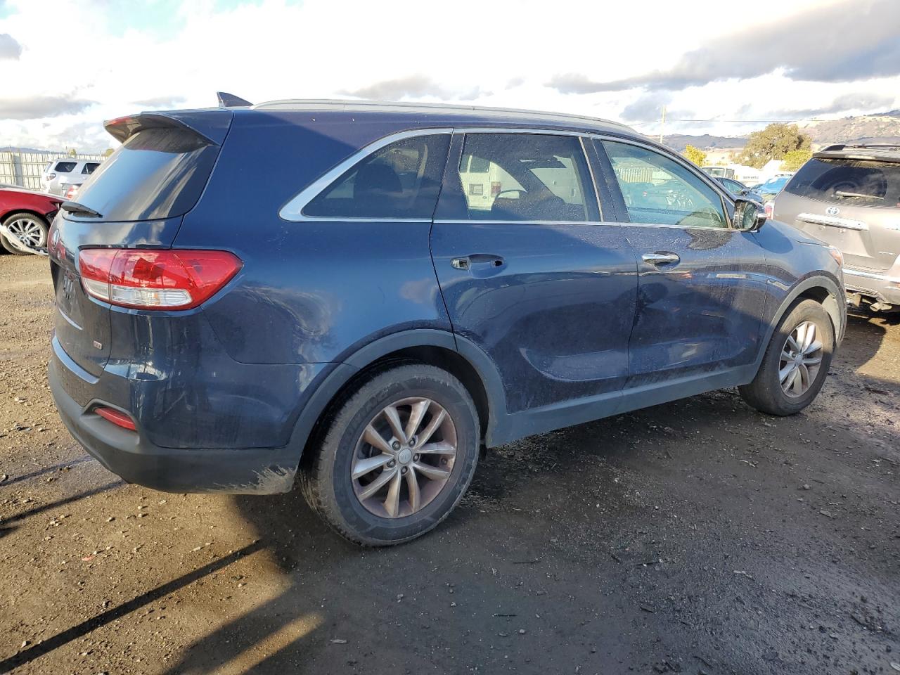 2016 KIA Sorento VIN 5XYPG4A37GG017974 Copart auction photo, mechanical / rear end damage thumbnail 3