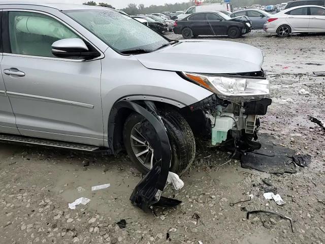 2017 Toyota Highlander VIN 5TDJZRFH4HS480421 Copart auction photo, front end damage thumbnail 12