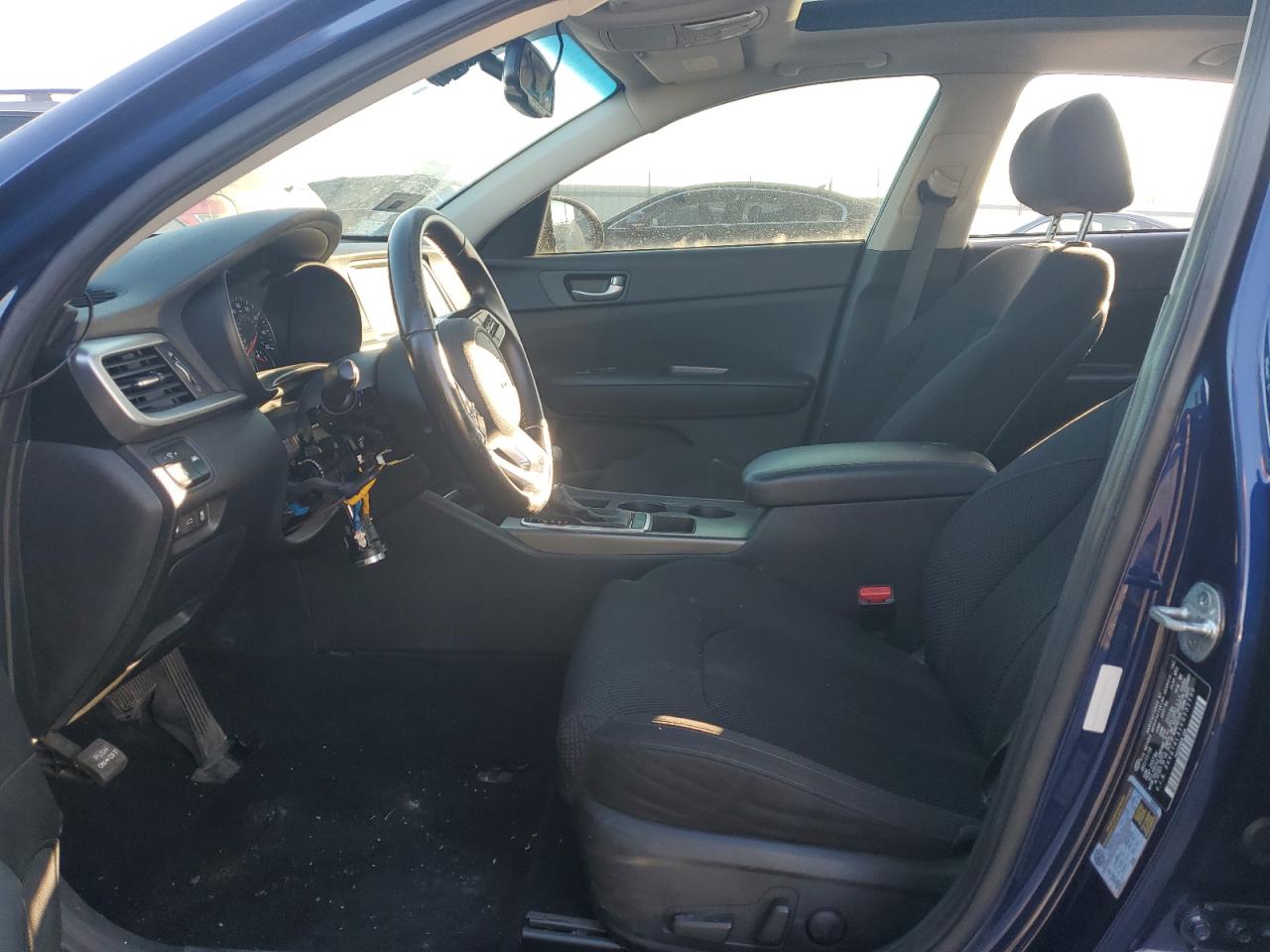 2019 KIA Optima VIN 5XXGT4L31KG331190 Copart auction photo, vandalism damage thumbnail 7