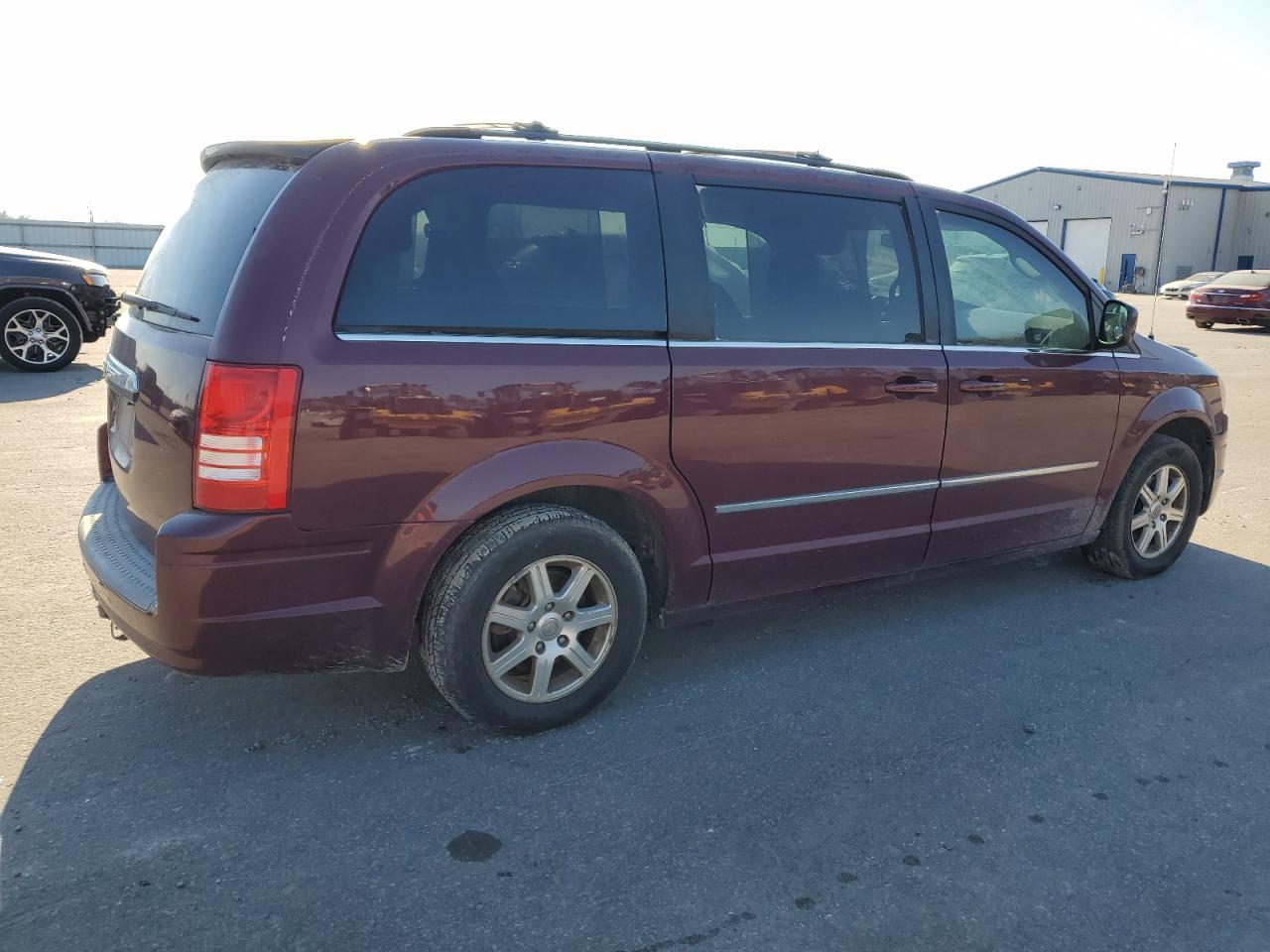 2009 Chrysler Town & Country VIN 2A8HR54199R513171 Copart auction photo, front end / side damage thumbnail 3