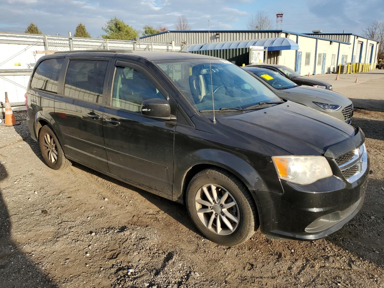 2013 Dodge Caravan VIN 2C4RDGCG5DR600733 Copart auction photo, normal wear / minor dent/scratches damage thumbnail 4