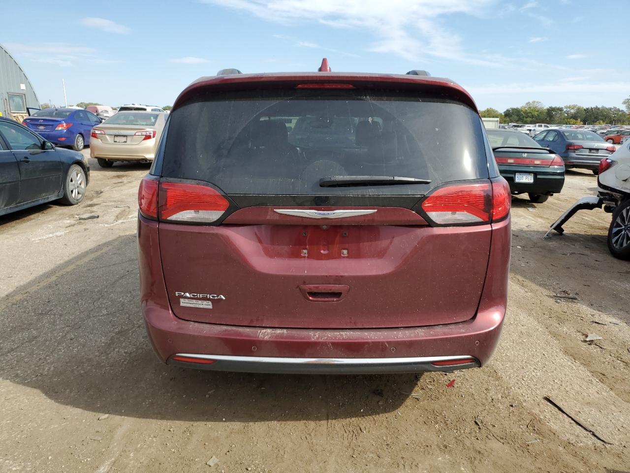 2018 Chrysler Pacifica VIN 2C4RC1BG6JR106202 Copart auction photo, front end damage thumbnail 6