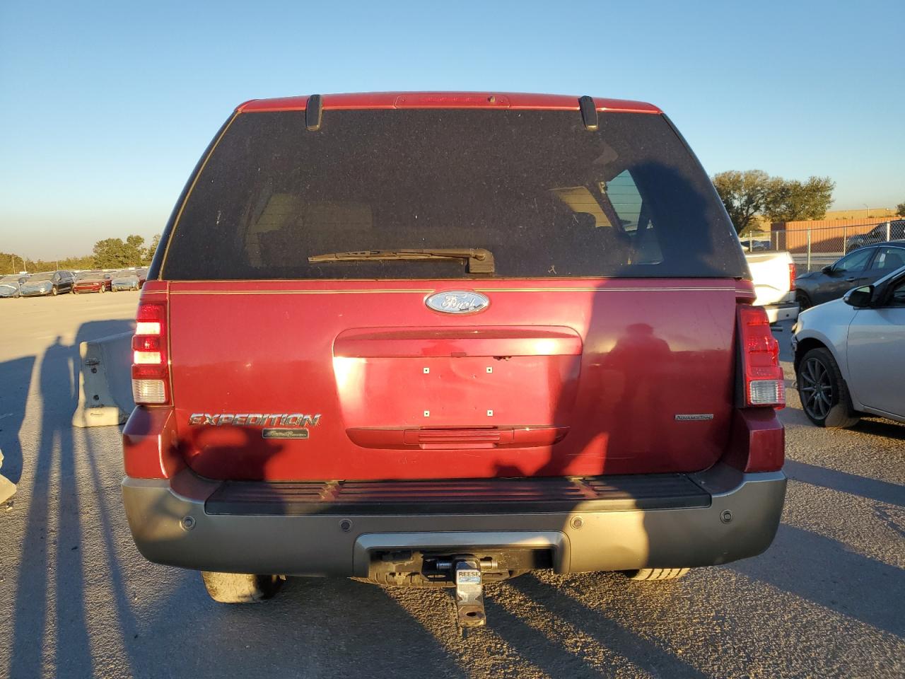 2003 Ford Expedition VIN 1FMFU18L73LC10810 Copart auction photo, front end / rear end damage thumbnail 6