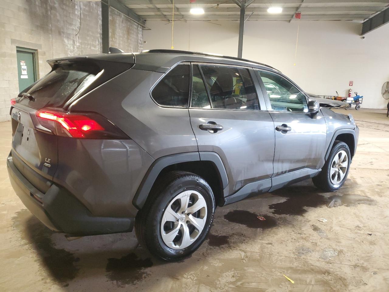 2021 Toyota RAV 4 VIN 2T3G1RFV6MC202752 Copart auction photo, front end damage thumbnail 3