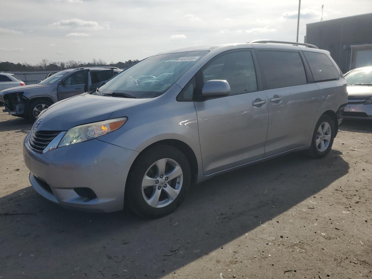 2011 Toyota Sienna VIN 5TDKK3DC6BS119308