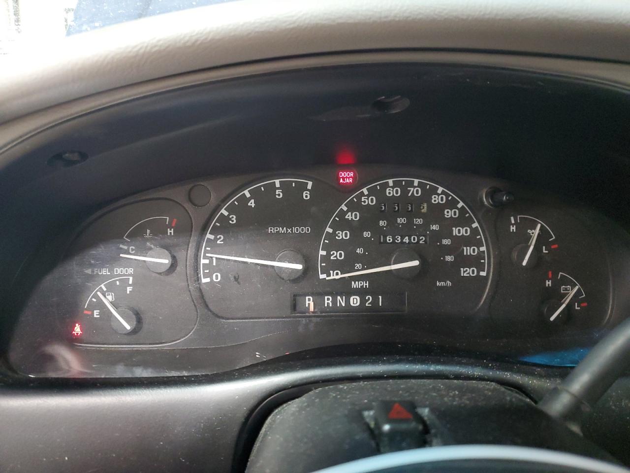 2000 Ford Explorer VIN 1FMZU73E7YZC09573 Copart auction photo, front end / minor dent/scratches damage thumbnail 9