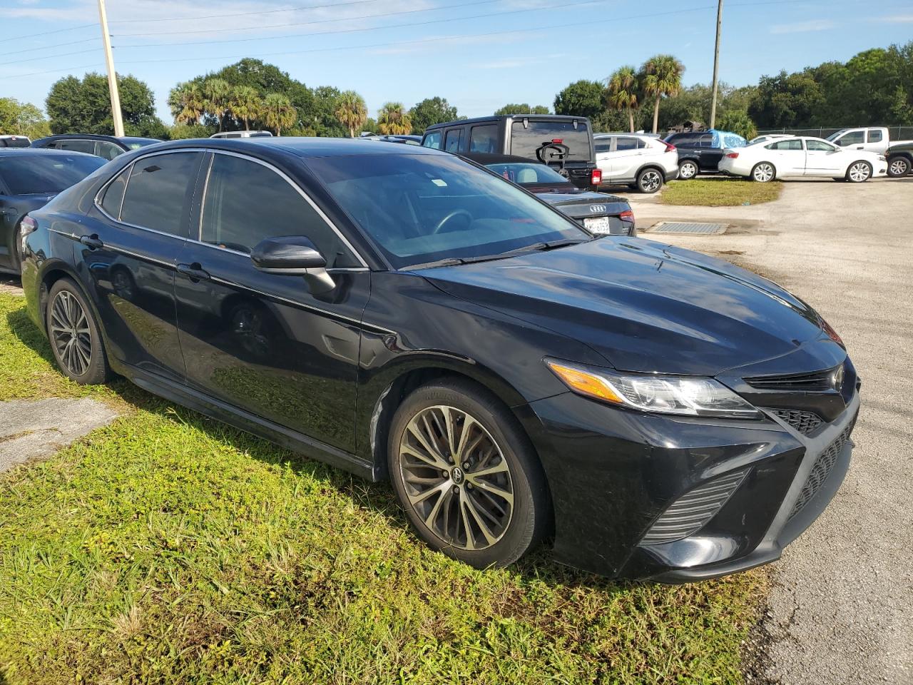 2018 Toyota Camry VIN 4T1B11HK0JU127676 Copart auction photo, minor dent/scratches damage thumbnail 4