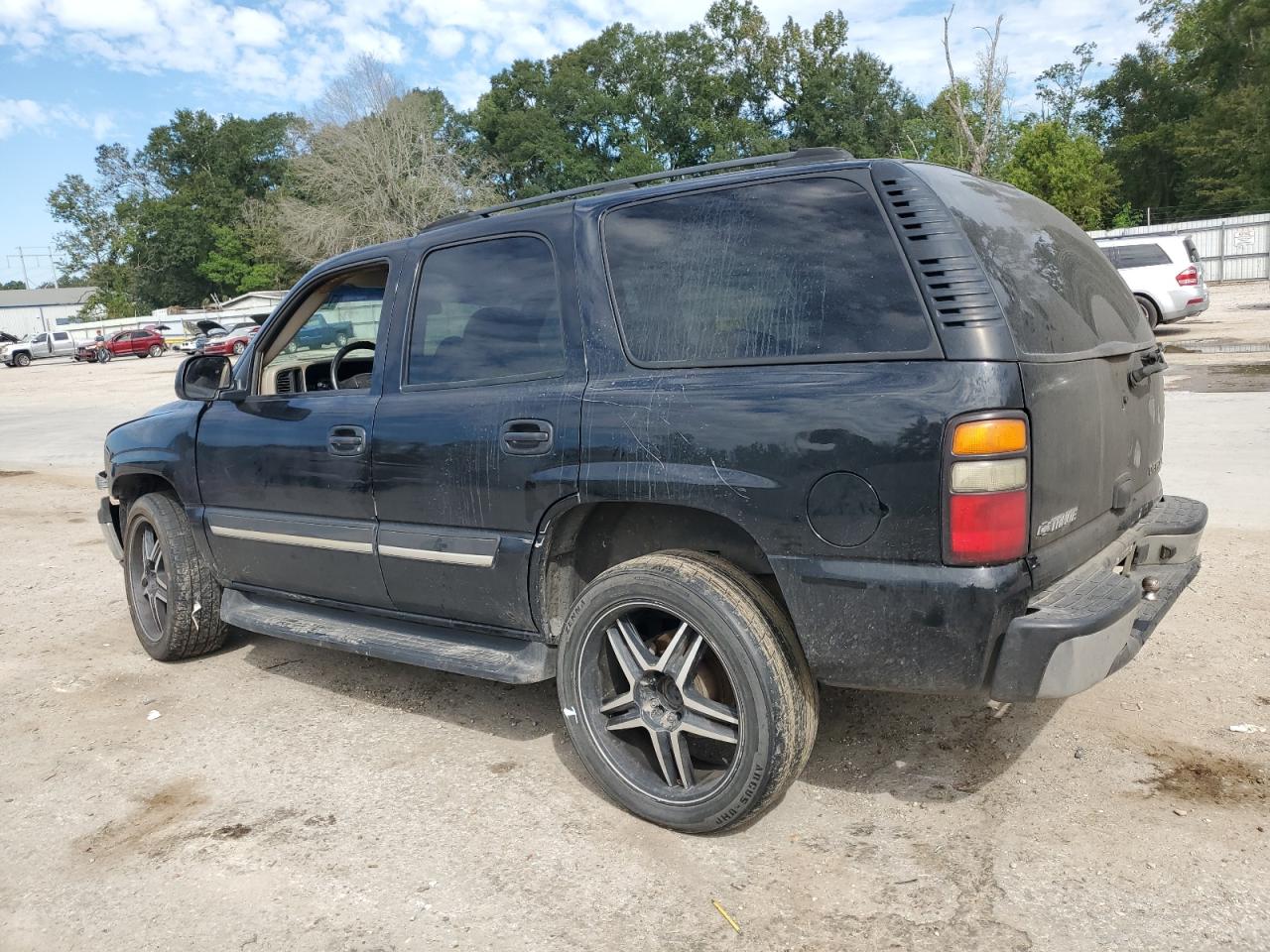 2004 Chevrolet Tahoe VIN 1GNEC13Z24R280736 Copart auction photo, front end / undercarriage damage thumbnail 2