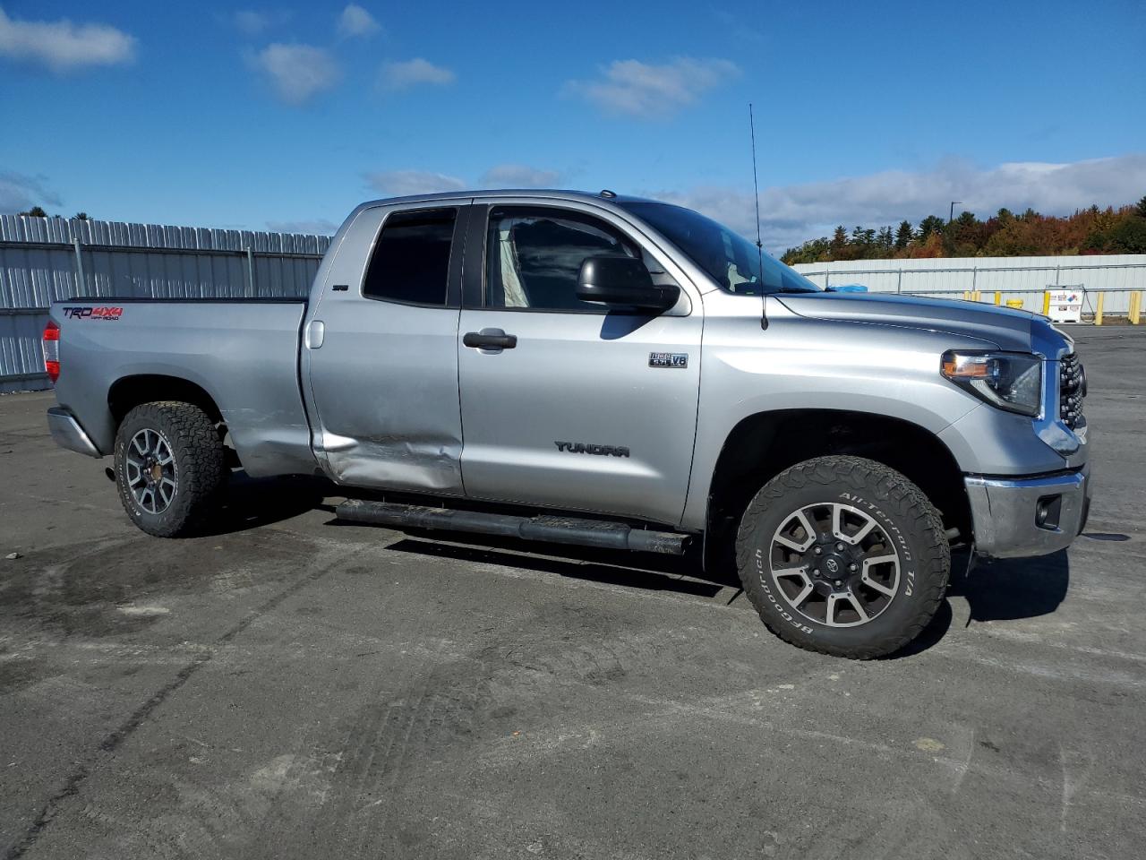 2019 Toyota Tundra VIN 5TFUY5F1XKX827392 Copart auction photo, side / undercarriage damage thumbnail 4