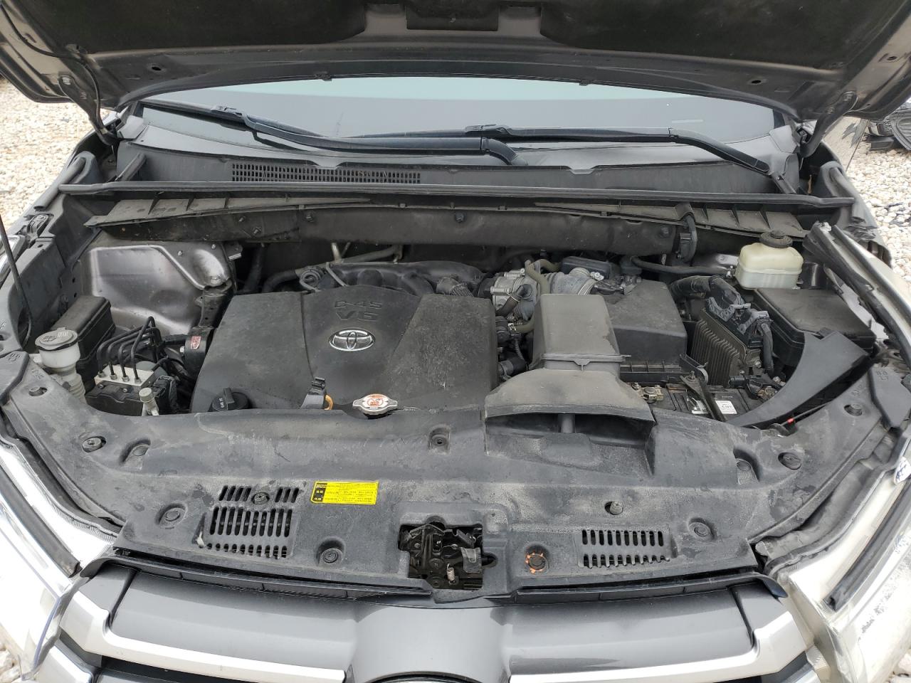 2018 Toyota Highlander VIN 5TDKZRFH5JS536957 Copart auction photo, front end / side damage thumbnail 14