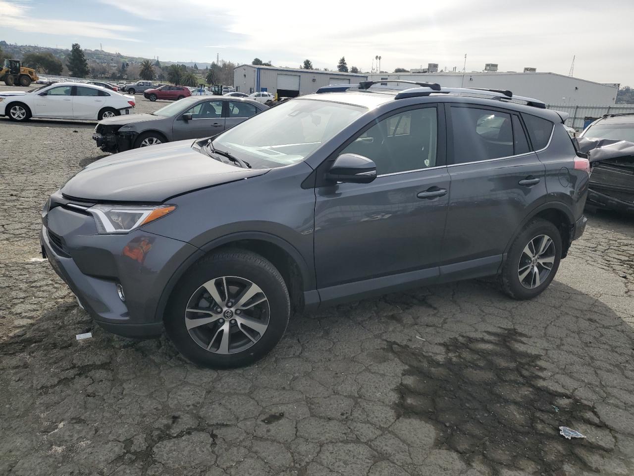 2018 Toyota RAV 4 VIN JTMWFREVXJJ152199