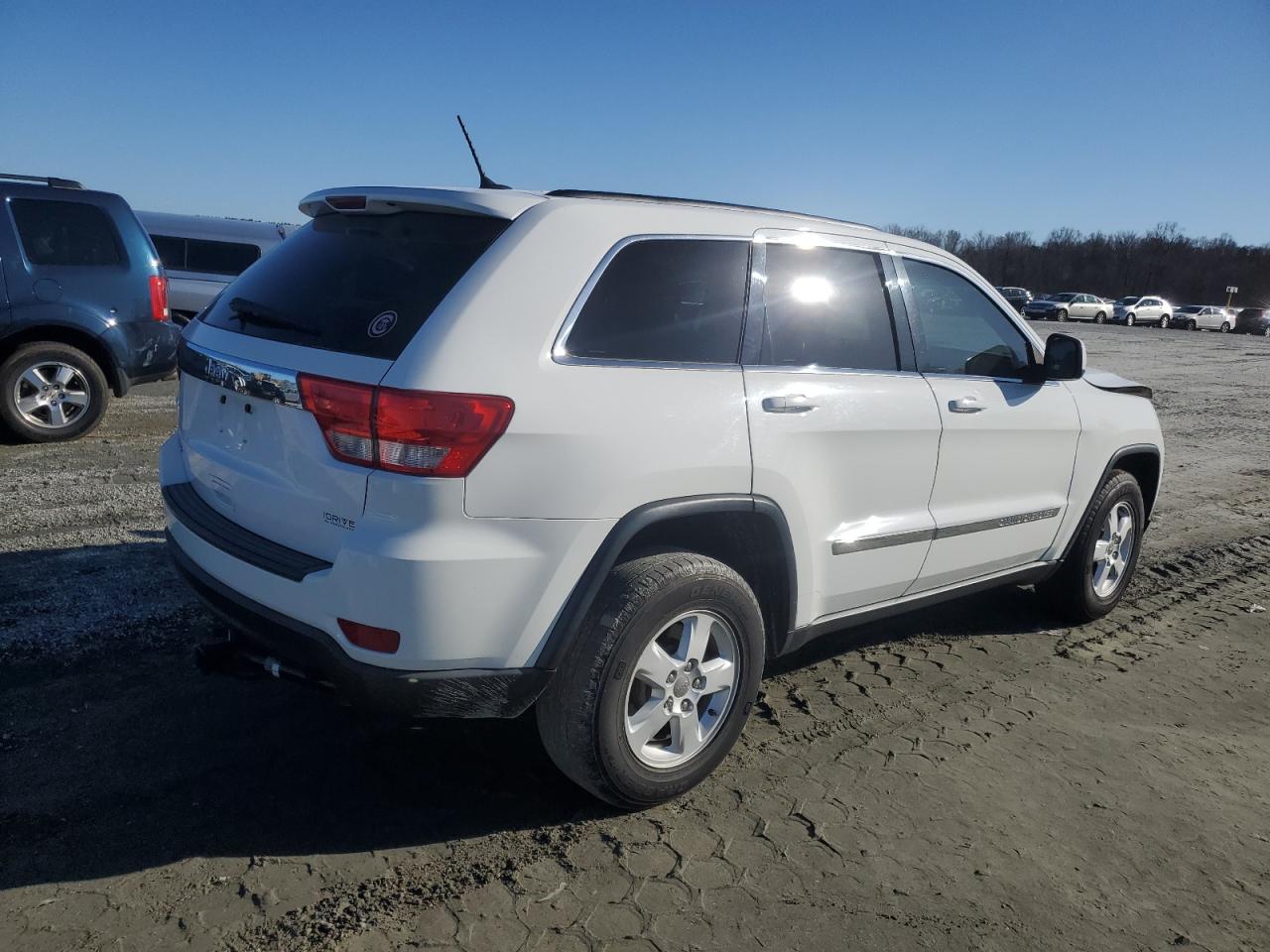 2013 Jeep Grand Cherokee VIN 1C4RJEAG0DC636922 Copart auction photo, front end damage thumbnail 3
