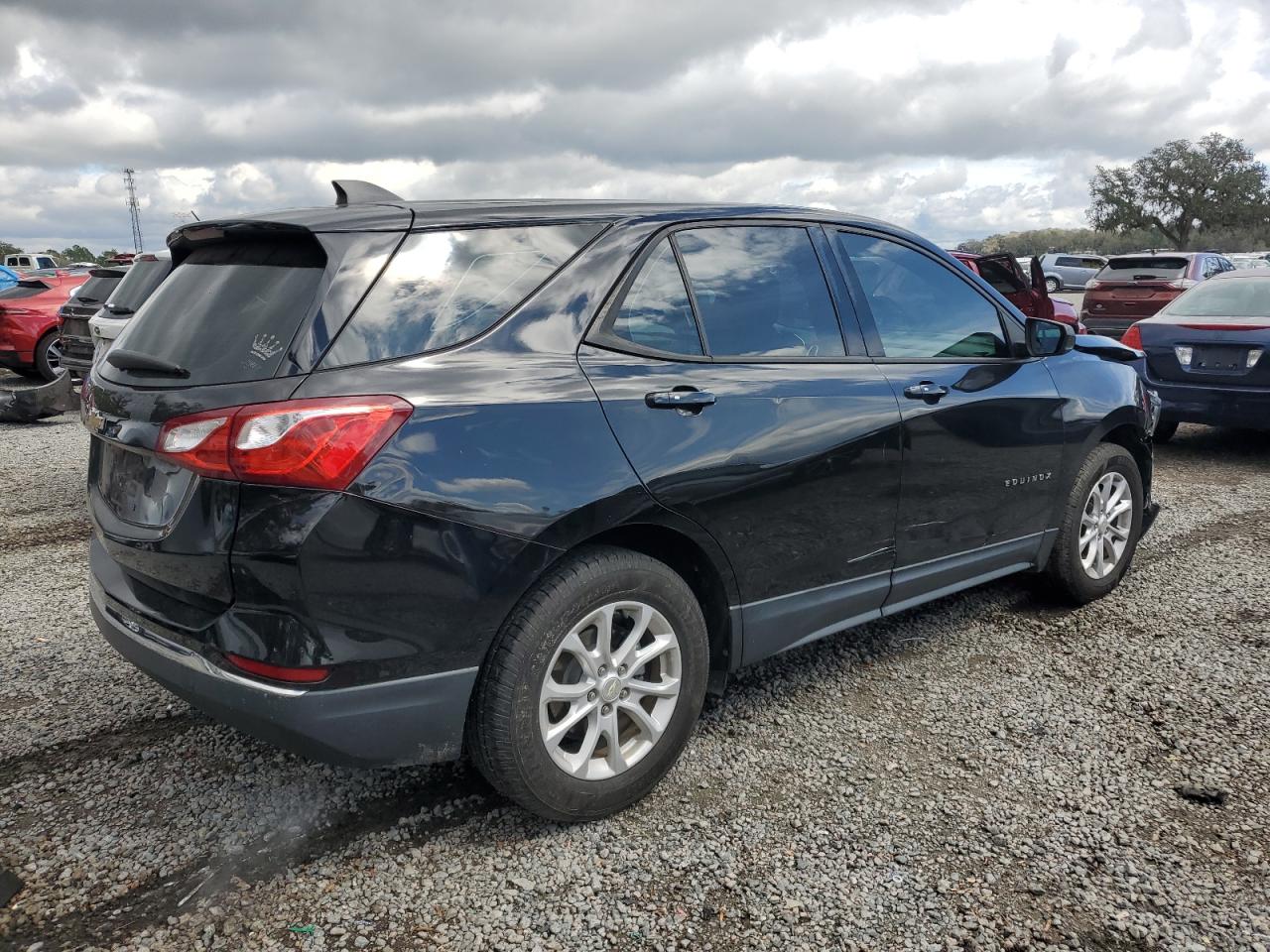 2018 Chevrolet Equinox VIN 3GNAXHEV3JL249875 Copart auction photo, front end damage thumbnail 3