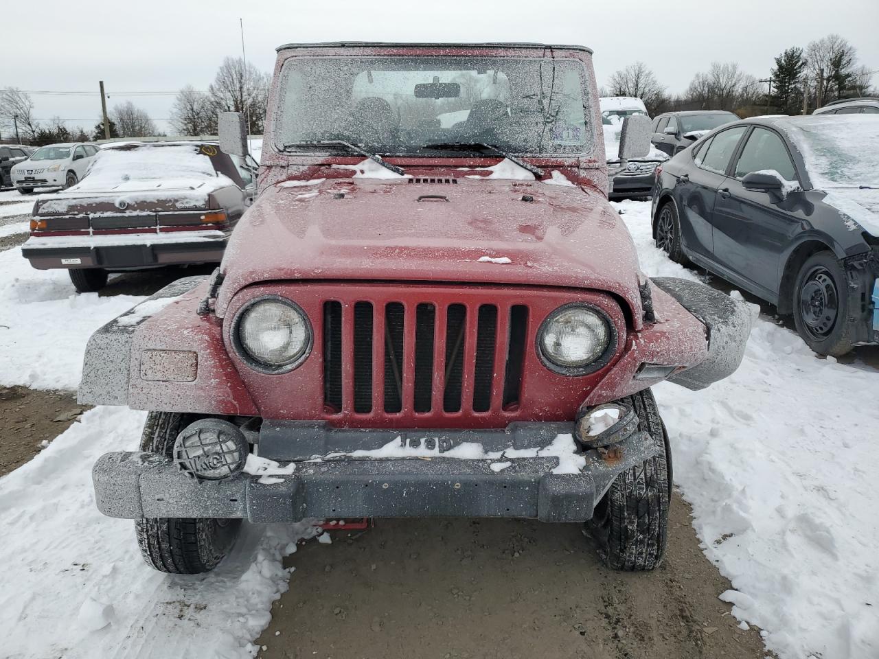 1999 Jeep Wrangler VIN 1J4FY29P3XP470646 Copart auction photo, front end damage thumbnail 5