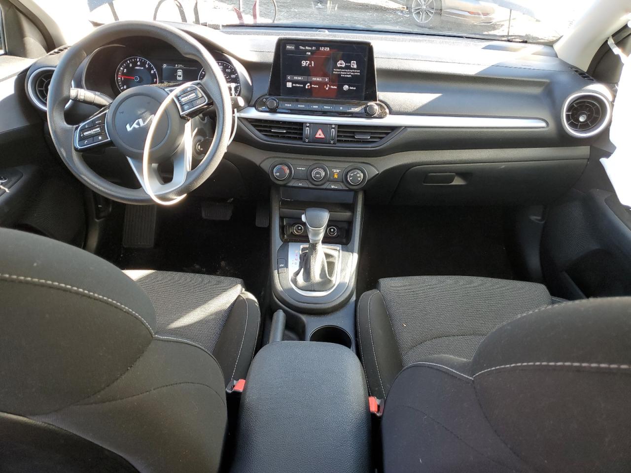 2022 KIA Forte VIN 3KPF24AD5NE500201 Copart auction photo, side / minor dent/scratches damage thumbnail 8