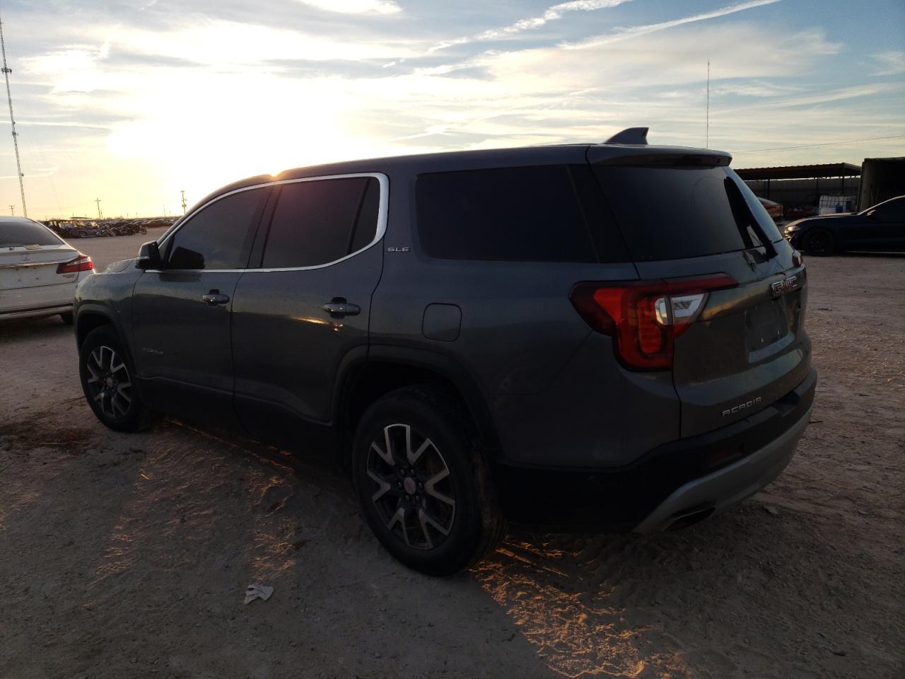 2022 GMC Acadia VIN 1GKKNKL47NZ125802 Copart auction photo, water/flood damage thumbnail 2