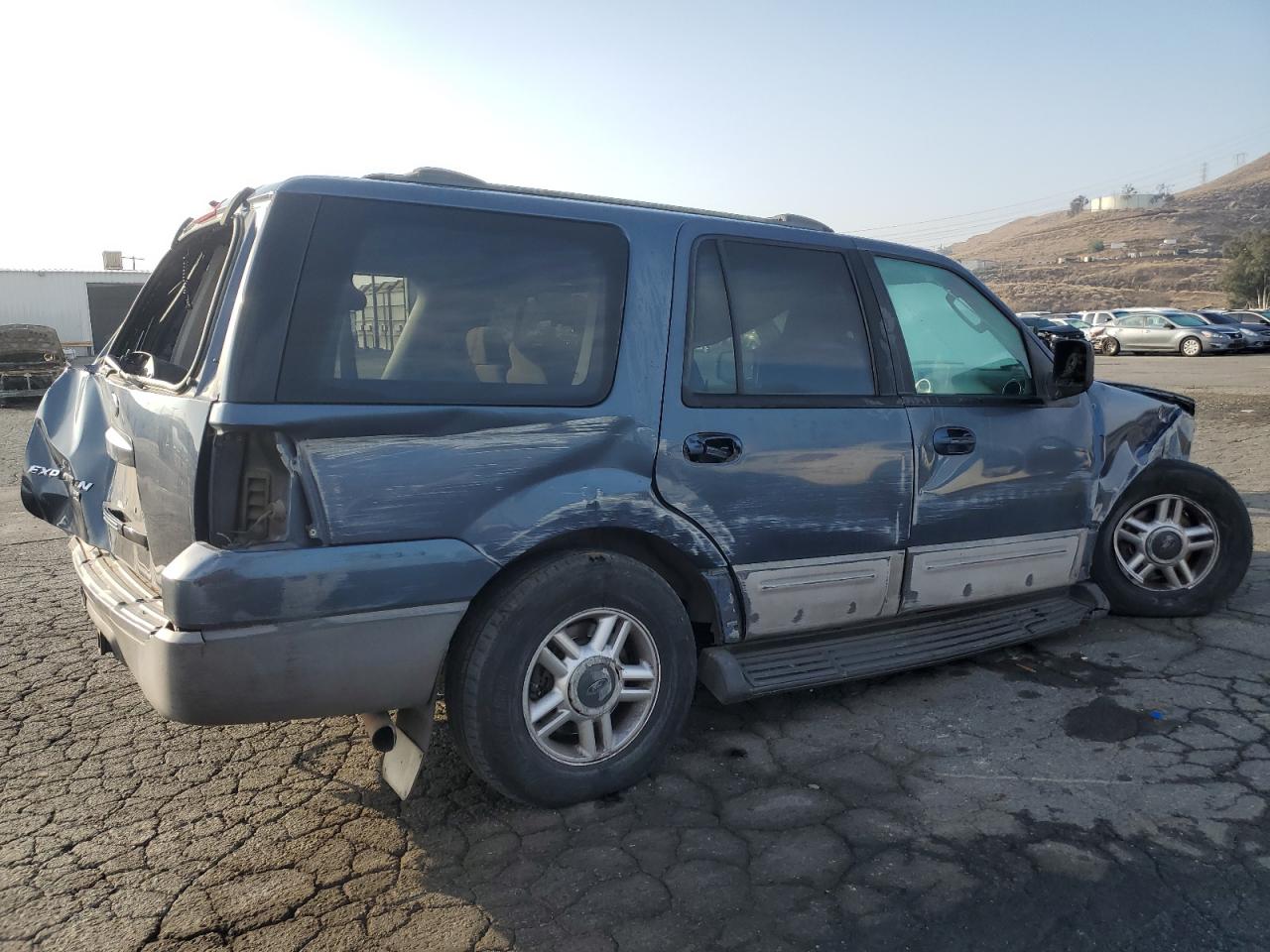 2003 Ford Expedition VIN 1FMFU15L73LB36082 Copart auction photo, all over damage thumbnail 3