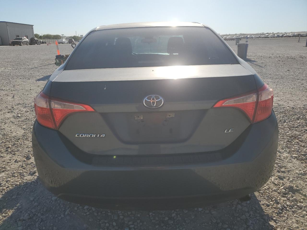 2018 Toyota Corolla VIN 5YFBURHEXJP758467 Copart auction photo, front end / side damage thumbnail 6
