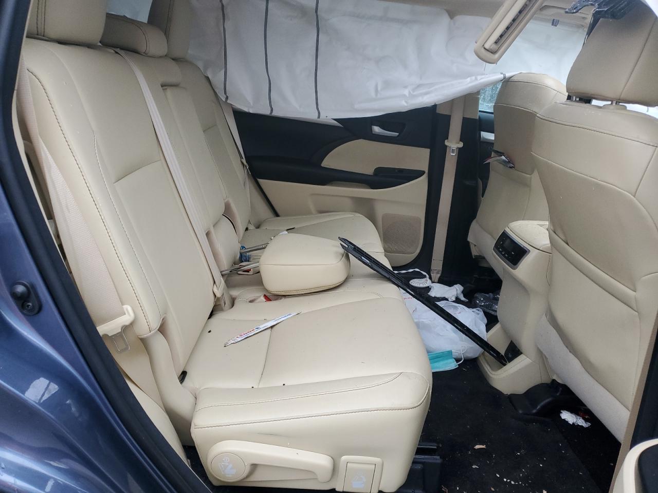 2018 Toyota Highlander VIN 5TDKZRFH6JS282756 Copart auction photo, all over damage thumbnail 11